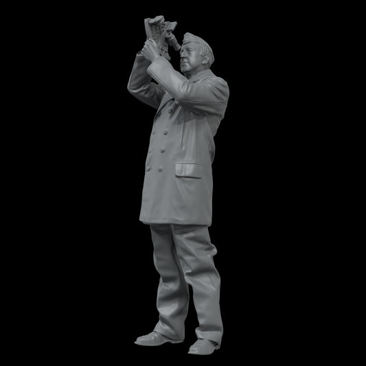 FIRST WATCH OFFICER