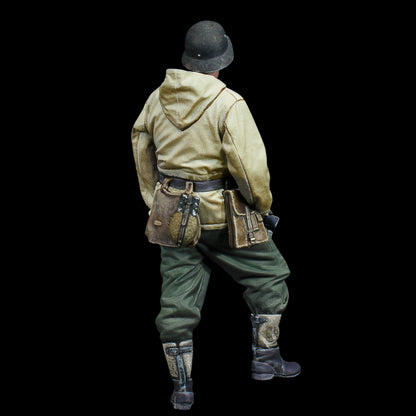 WAFFEN OFFICER
